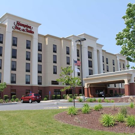 Hampton Inn & Suites Платтсбург Экстерьер фото