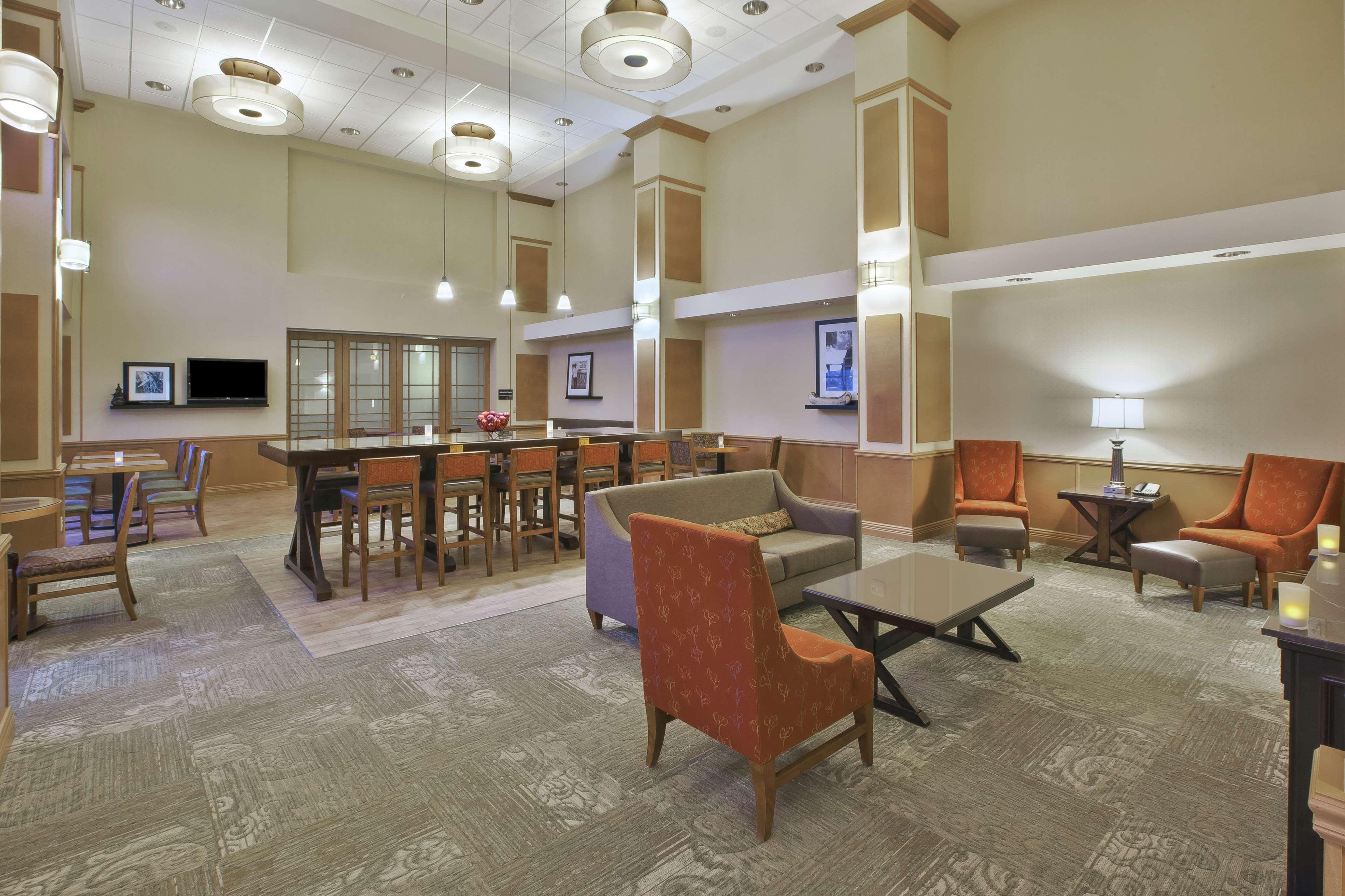 Hampton Inn & Suites Платтсбург Экстерьер фото