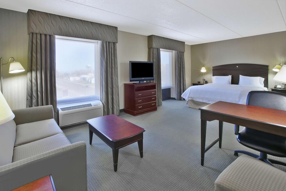 Hampton Inn & Suites Платтсбург Экстерьер фото